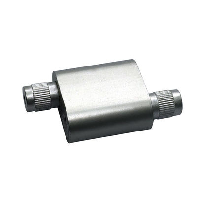 يقبض بإحكام على كابل الطائرات 5/64″ و 3/32″ في حلقة في أداة تثبيت الكابلات الحلقية القابلة للتعديل